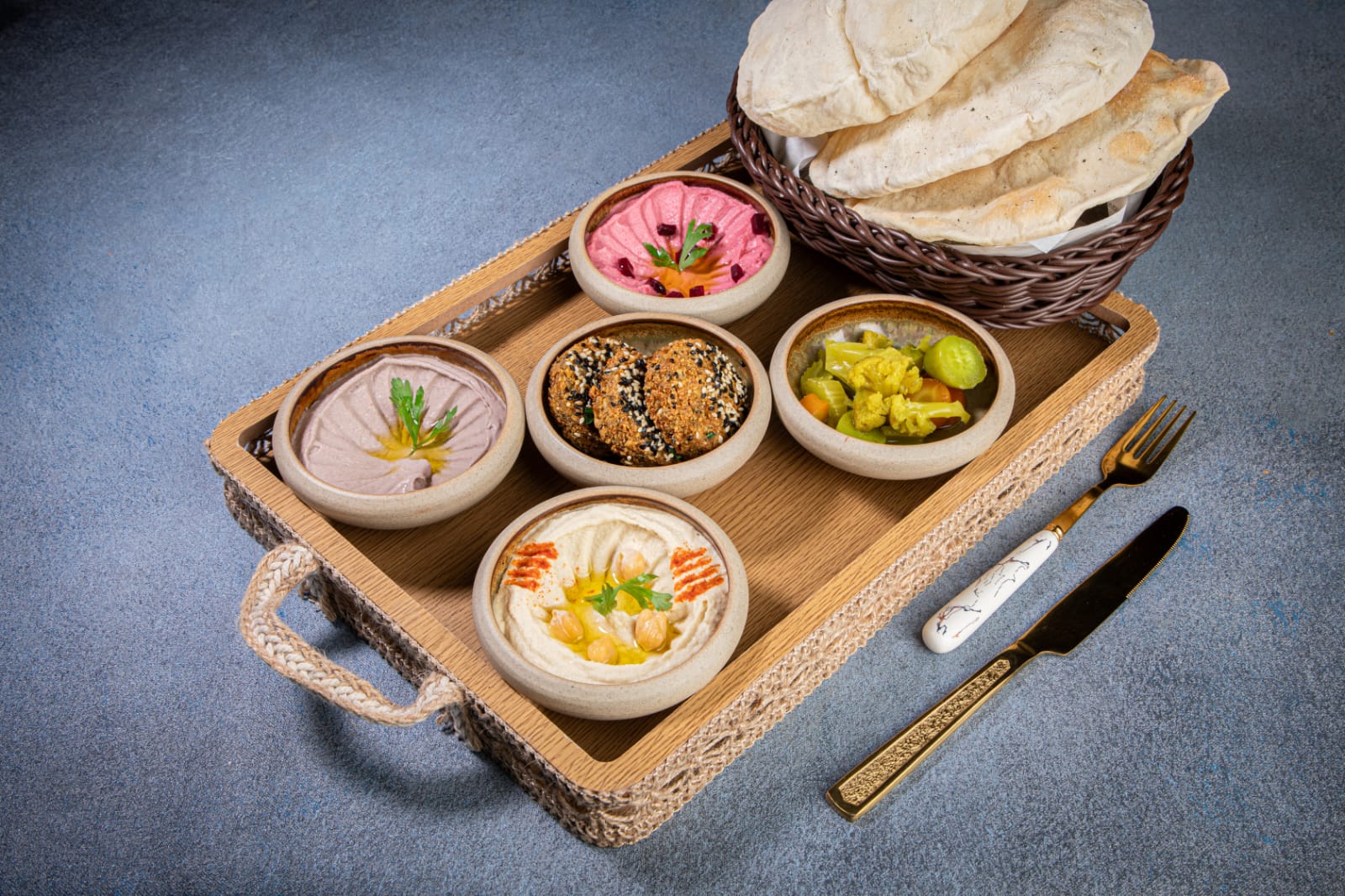 Hummus Platter with Falafel & Fresh Bread